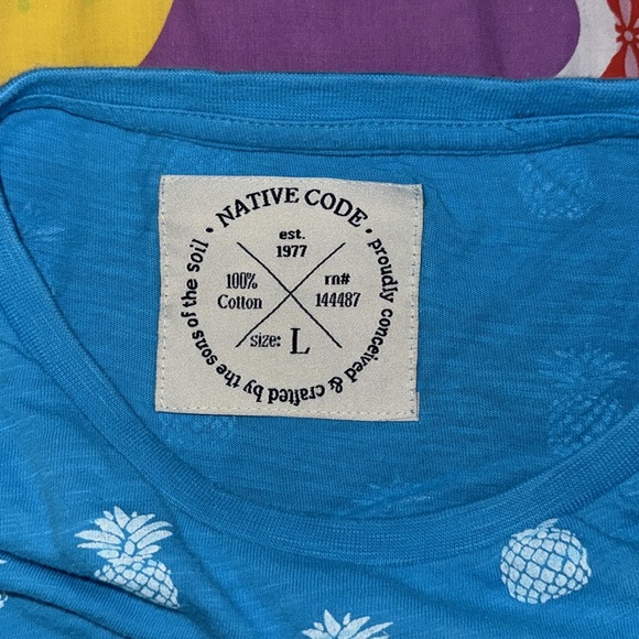 Blue Pineapple Print Shirt (L) - Picture 2 of 10